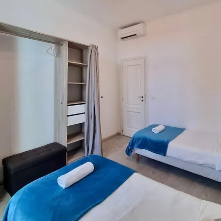Monaco Langevin Parking Apartman *