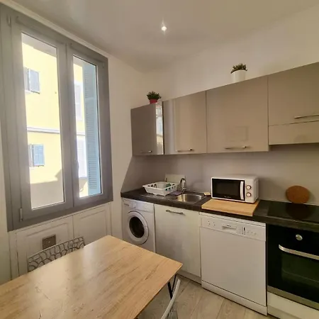 Apartman Monaco Langevin Parking